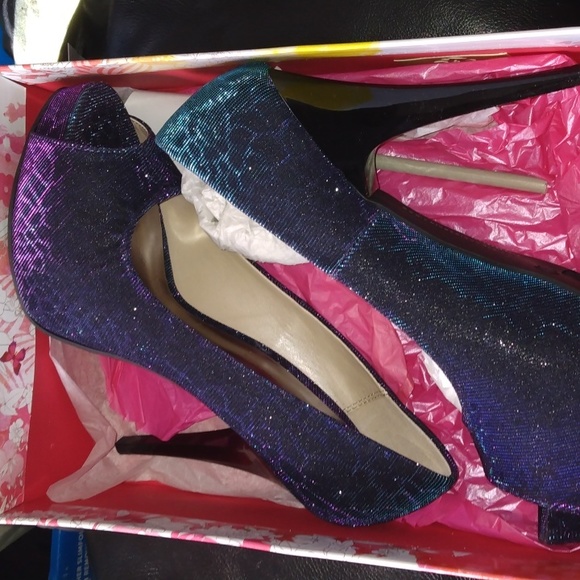 CHINESE LAUNDRY IRIDESCENT STILETTOS WOMEN'S SZ 8.5 NEW IN BOX - Picture 3 of 17